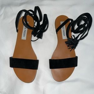 Steve Madden Black Wrap Around Ankle Flat Sandals